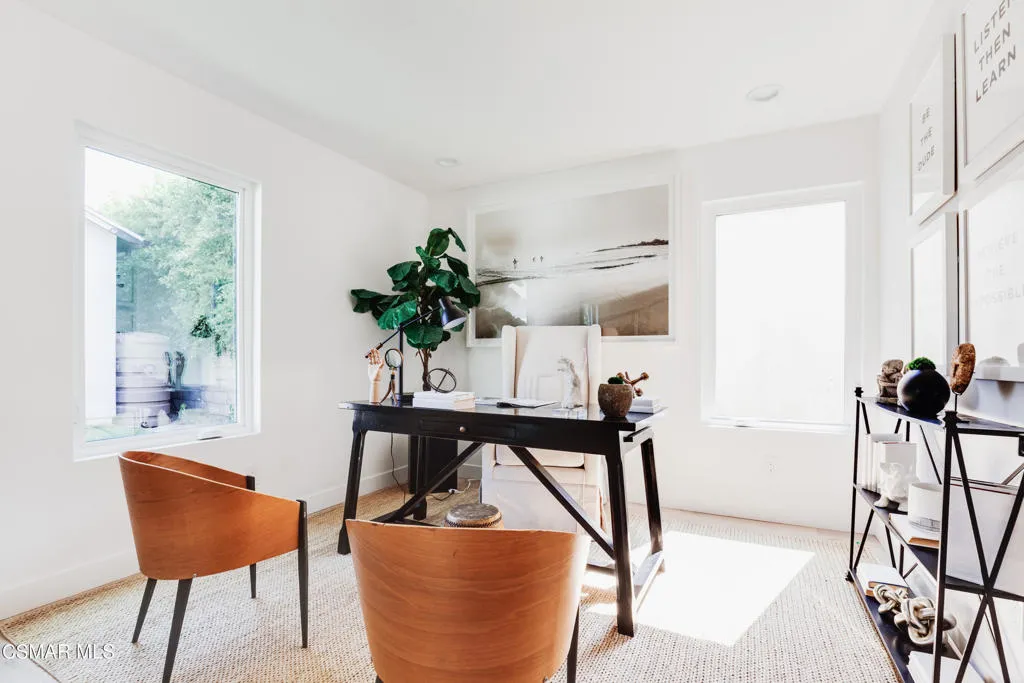 14322 W Collins Street, Sherman Oaks, California 91401 home-pic-45