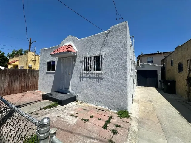 7822 Bell Avenue, Los Angeles, California 90001