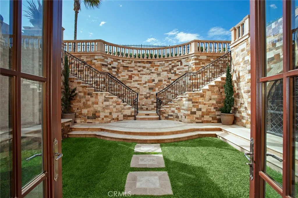 12 Skyridge, Newport Coast, California 92657 home-pic-36