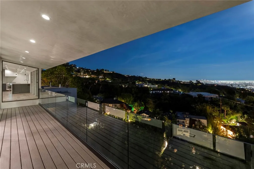 9336 Lloydcrest Drive, Beverly Hills, California 90210 home-pic-34