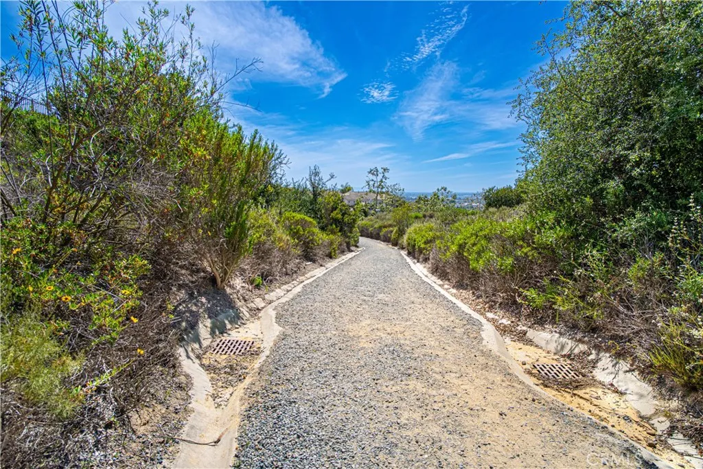 2877 Muir Trail Drive, Fullerton, California 92833 home-pic-57