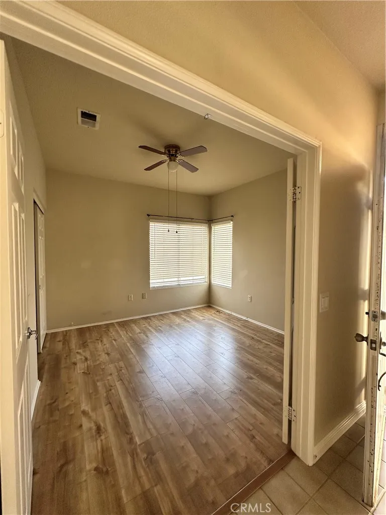 19014 Primrose Lane, Apple Valley, California 92308 home-pic-5