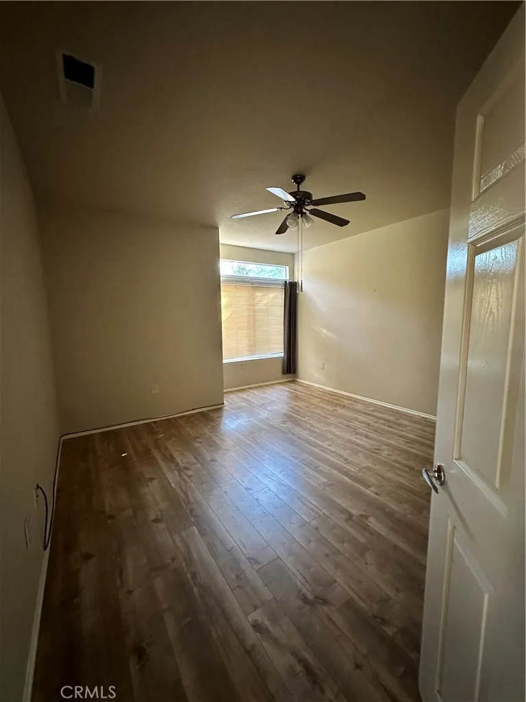 19014 Primrose Lane, Apple Valley, California 92308 home-pic-9