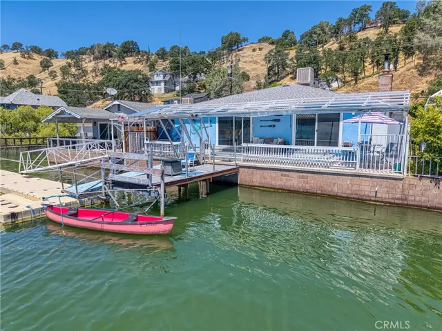Pier with floating dock