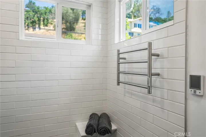 Towel warmer