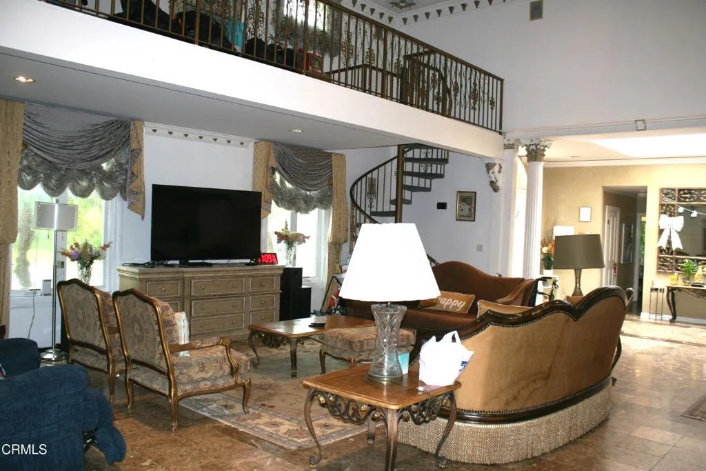 500 Georgian Road, La Canada Flintridge, California 91011 home-pic-13