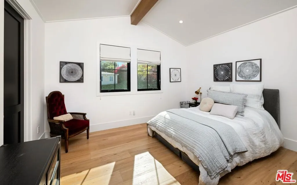 16101 Royal Mount Drive, Encino, California 91436 home-pic-22