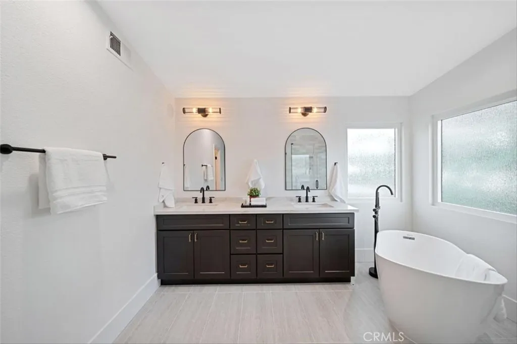 30901 Wellington Circle, Temecula, California 92591 home-pic-13