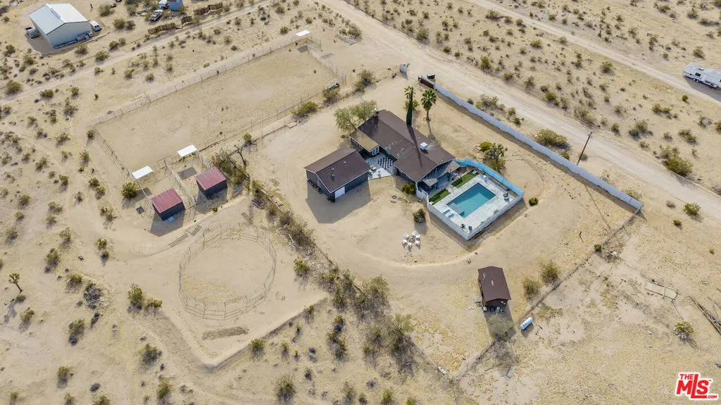 2651 Foxy Flats Road, Joshua Tree, California 92252 home-pic-45