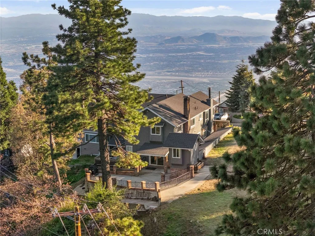 1015 Summit Drive, Crestline, California 92325 home-pic-54