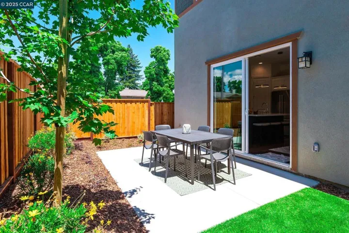 53 Riverbend Lane, Petaluma, California 94952