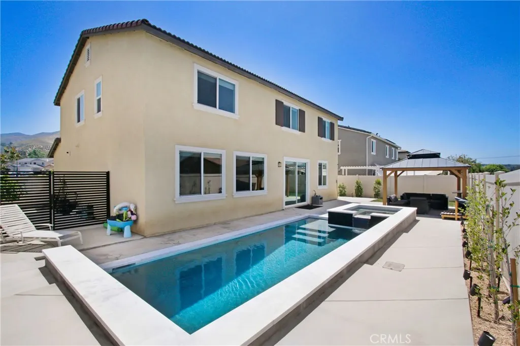 1212 Venice Avenue, Mentone, California 92359 home-pic-32