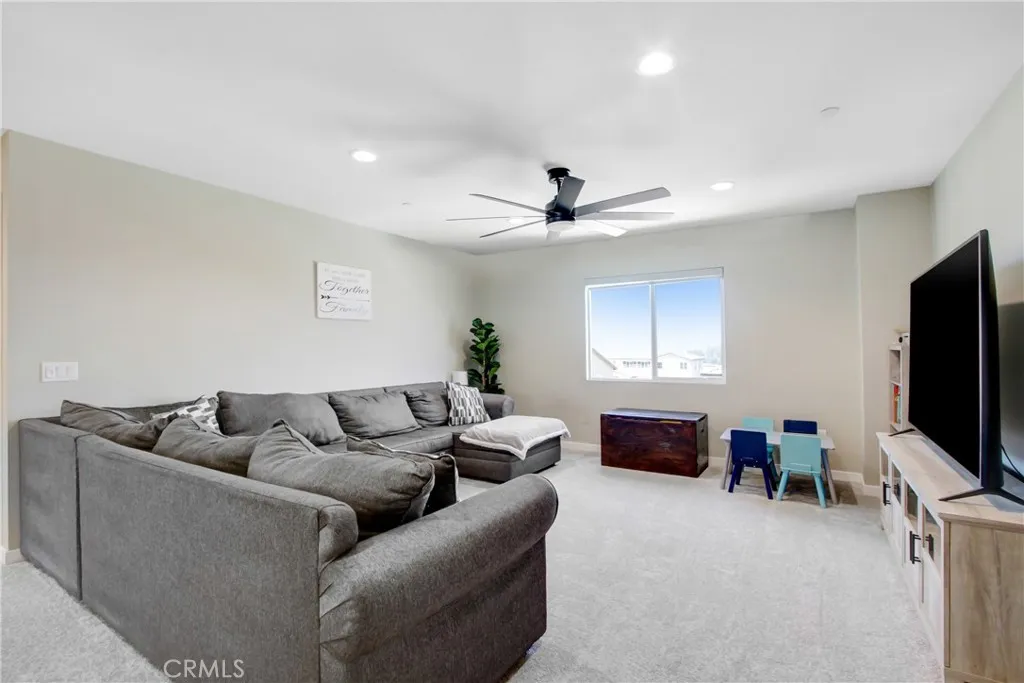 1212 Venice Avenue, Mentone, California 92359 home-pic-18