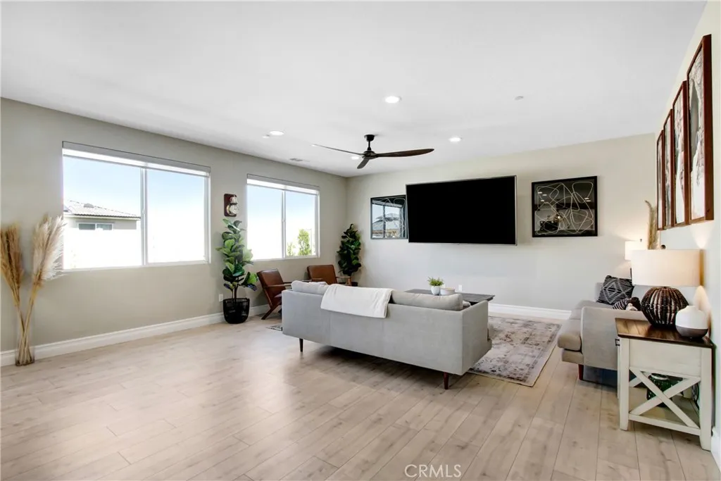 1212 Venice Avenue, Mentone, California 92359 home-pic-7