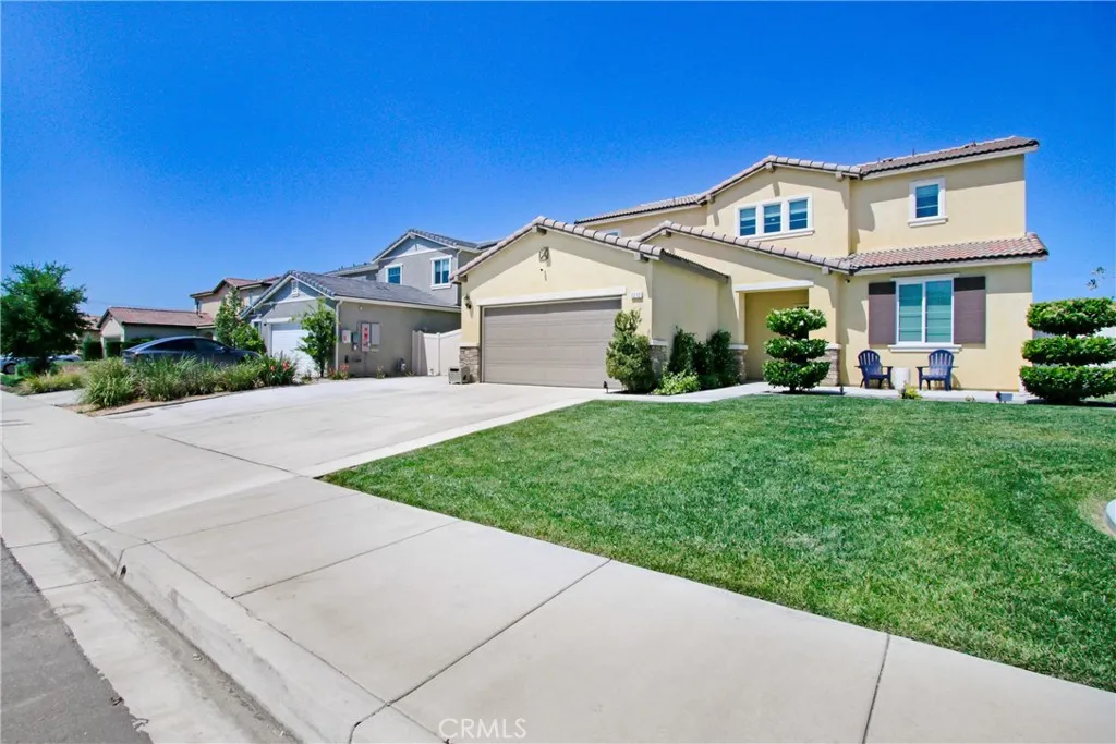 1212 Venice Avenue, Mentone, California 92359 home-pic-1