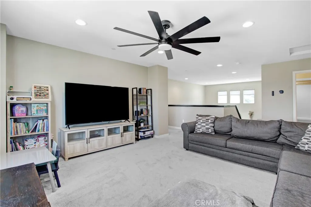 1212 Venice Avenue, Mentone, California 92359 home-pic-19