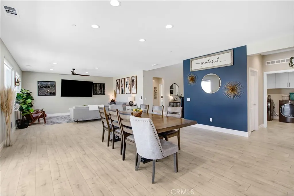 1212 Venice Avenue, Mentone, California 92359 home-pic-16
