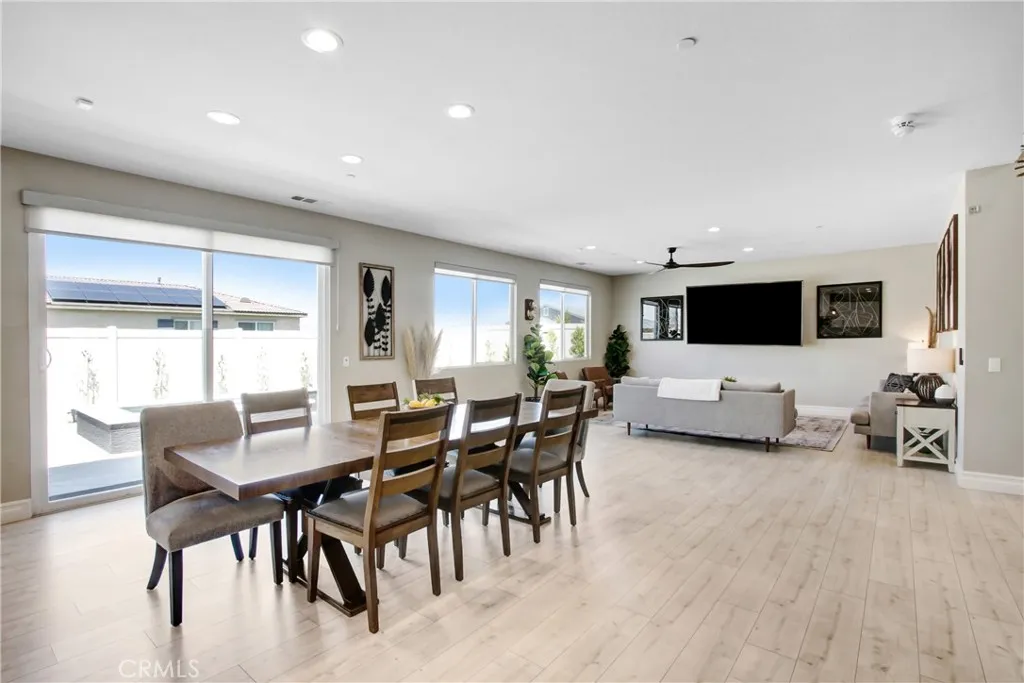 1212 Venice Avenue, Mentone, California 92359 home-pic-14