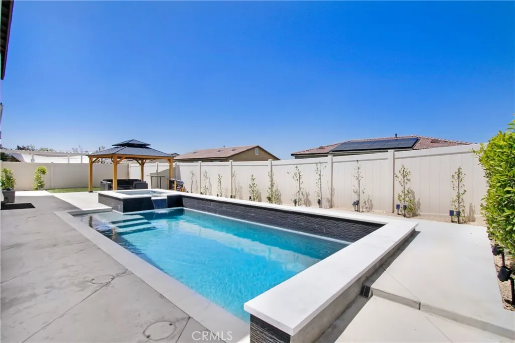 1212 Venice Avenue, Mentone, California 92359 home-pic-31
