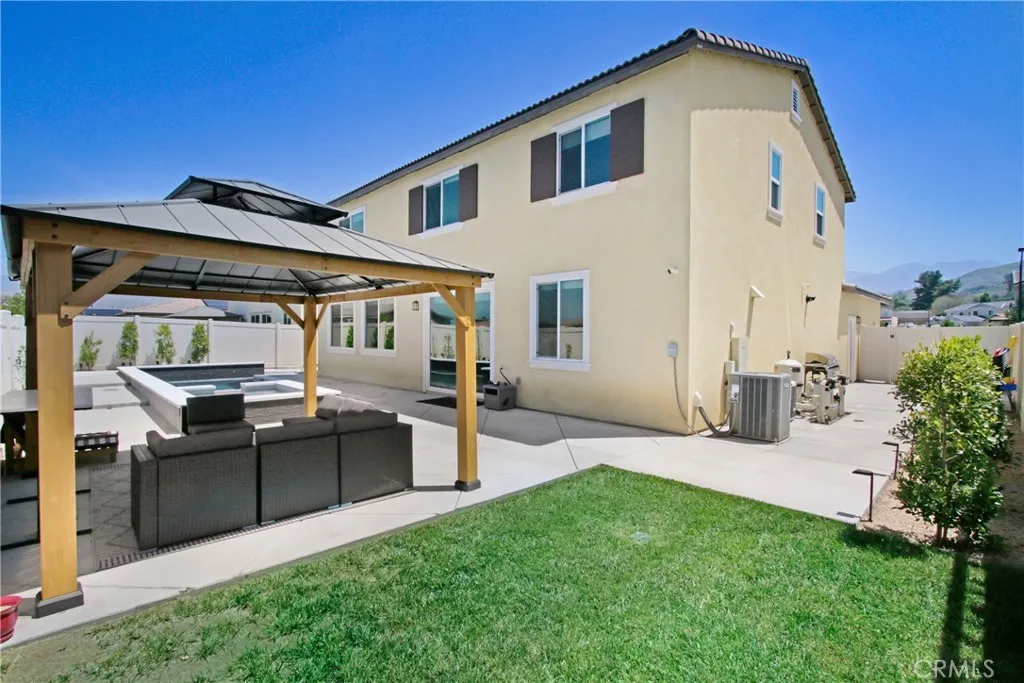 1212 Venice Avenue, Mentone, California 92359 home-pic-30