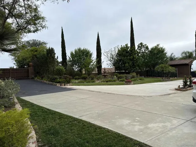 27392 Tumbleweed Tr., Valley Center, California 92082