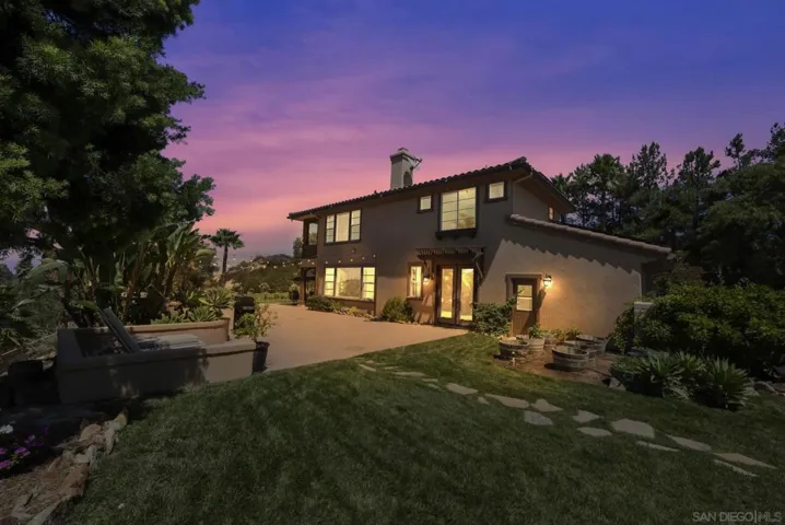 27392 Tumbleweed Tr., Valley Center, California 92082