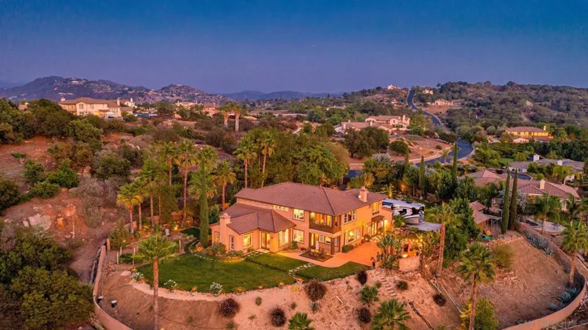 27392 Tumbleweed Tr., Valley Center, California 92082