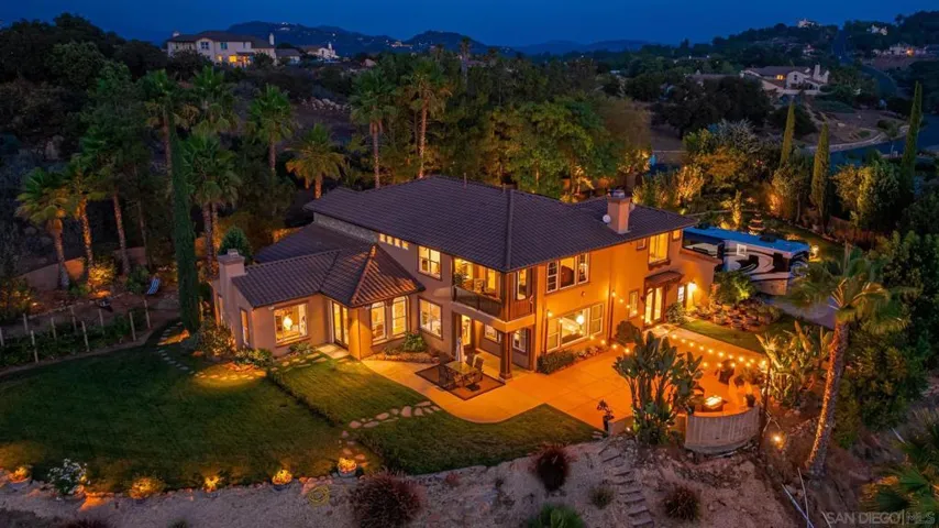 27392 Tumbleweed Tr., Valley Center, California 92082