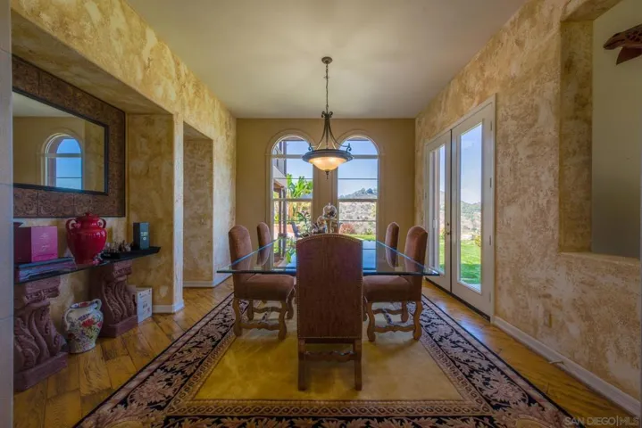 27392 Tumbleweed Tr., Valley Center, California 92082