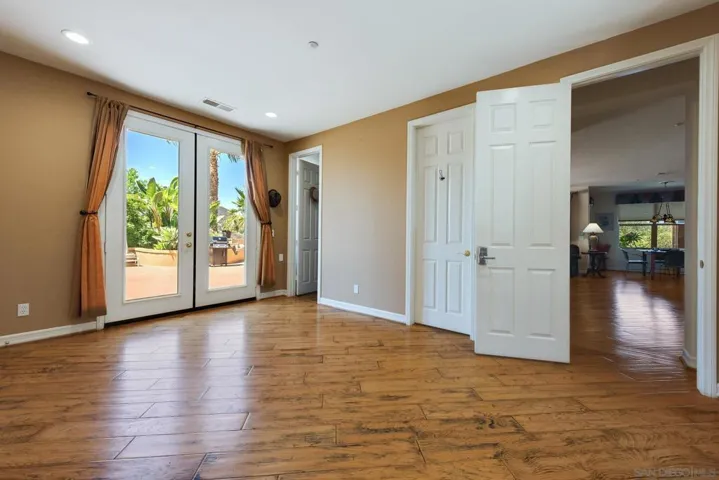 27392 Tumbleweed Tr., Valley Center, California 92082