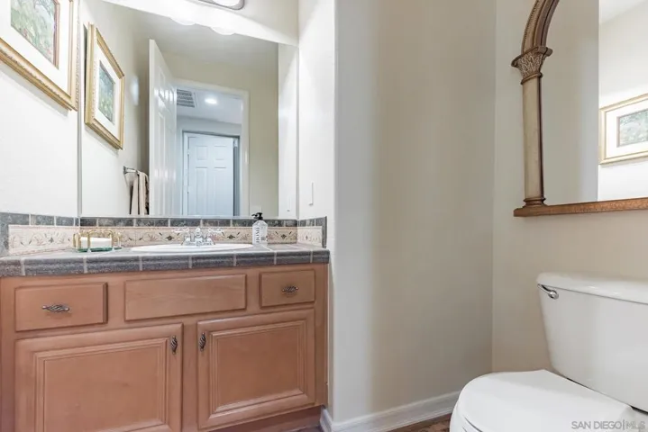 27392 Tumbleweed Tr., Valley Center, California 92082