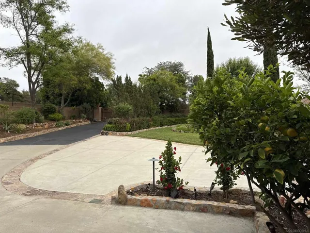 27392 Tumbleweed Tr., Valley Center, California 92082