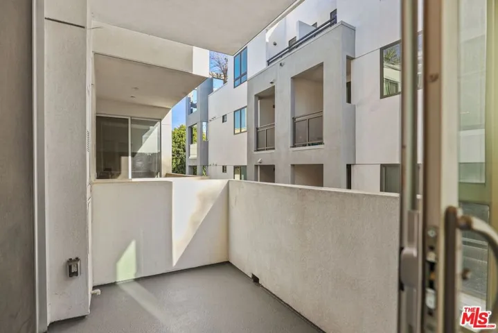 1831 Sawtelle Boulevard 207, Los Angeles, California 90025