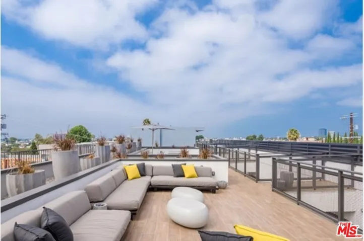 1831 Sawtelle Boulevard 207, Los Angeles, California 90025