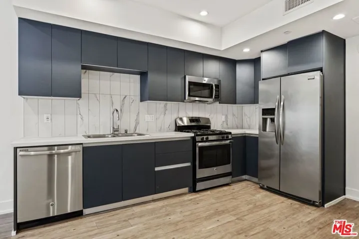 1831 Sawtelle Boulevard 207, Los Angeles, California 90025