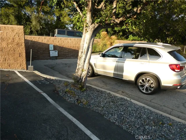 1101 Foothill Boulevard, La Canada Flintridge, California 91011