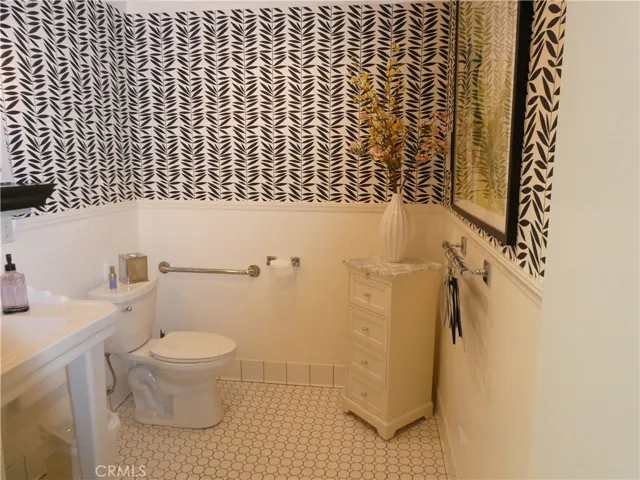 1101 Foothill Boulevard, La Canada Flintridge, California 91011