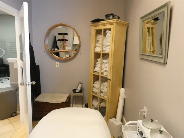 1101 Foothill Boulevard, La Canada Flintridge, California 91011