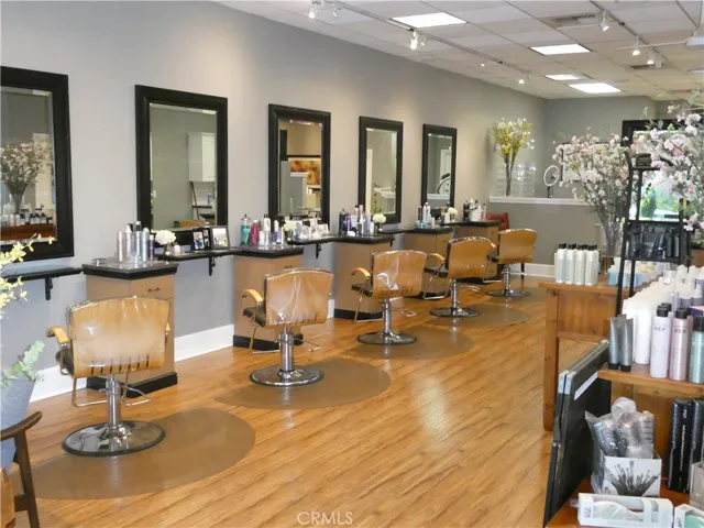 1101 Foothill Boulevard, La Canada Flintridge, California 91011