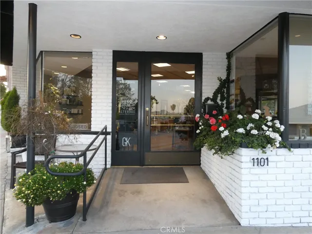 1101 Foothill Boulevard, La Canada Flintridge, California 91011
