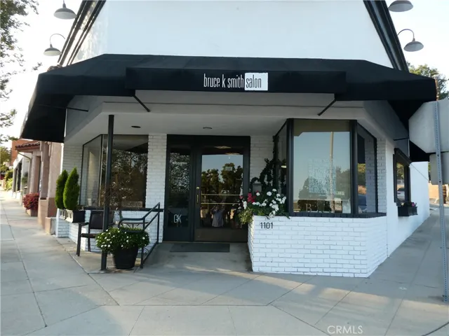 1101 Foothill Boulevard, La Canada Flintridge, California 91011