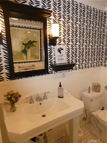 1101 Foothill Boulevard, La Canada Flintridge, California 91011