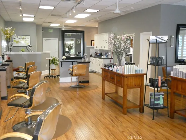 1101 Foothill Boulevard, La Canada Flintridge, California 91011