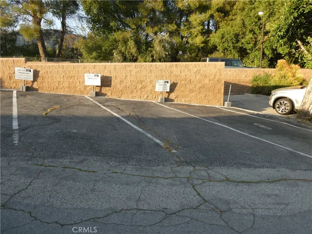 1101 Foothill Boulevard, La Canada Flintridge, California 91011