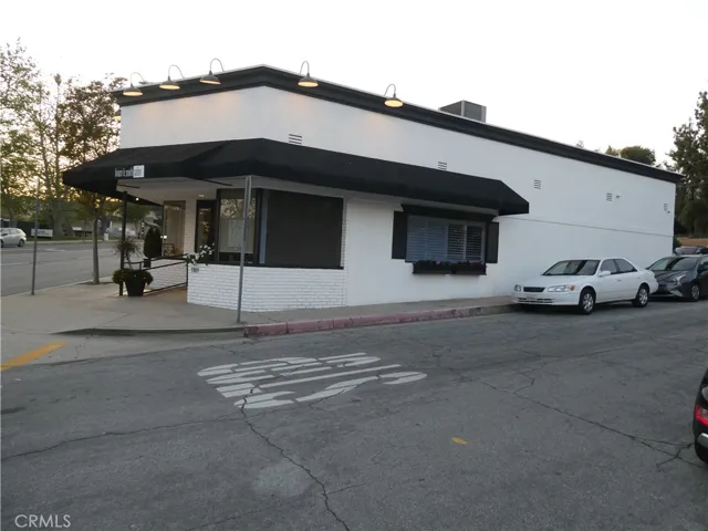 1101 Foothill Boulevard, La Canada Flintridge, California 91011