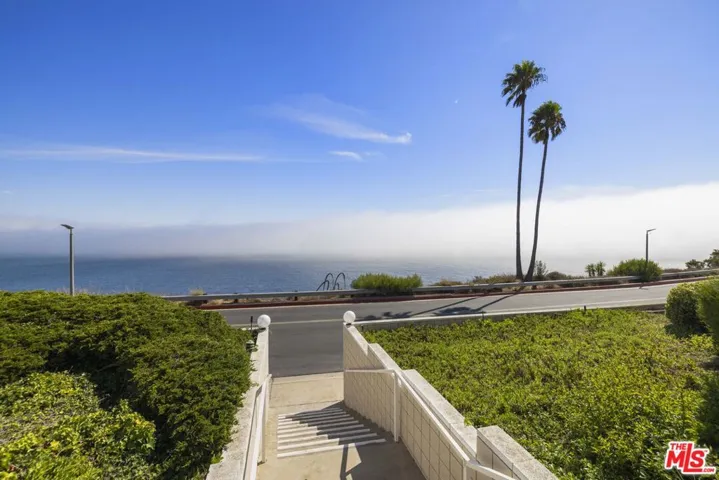 32724 Coastsite Drive 208, Rancho Palos Verdes, California 90275