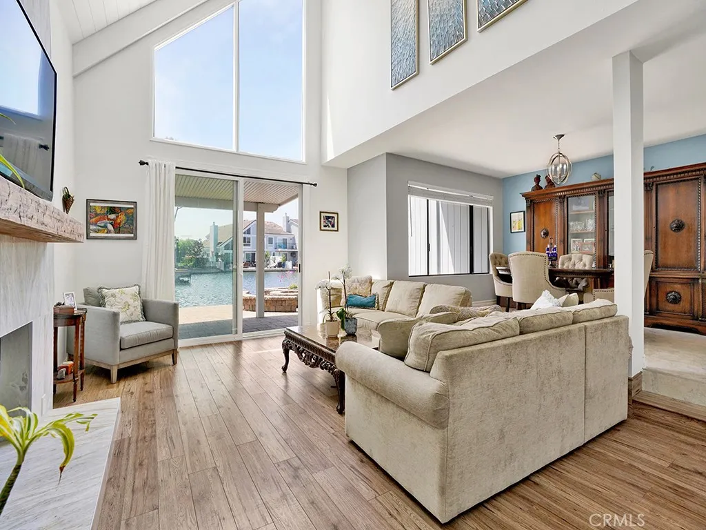 3842 Montego Drive, Huntington Beach, California 92649 home-pic-2