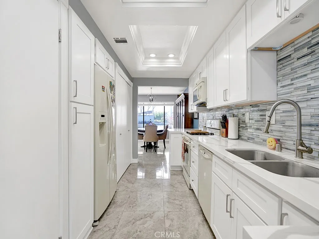 3842 Montego Drive, Huntington Beach, California 92649 home-pic-10