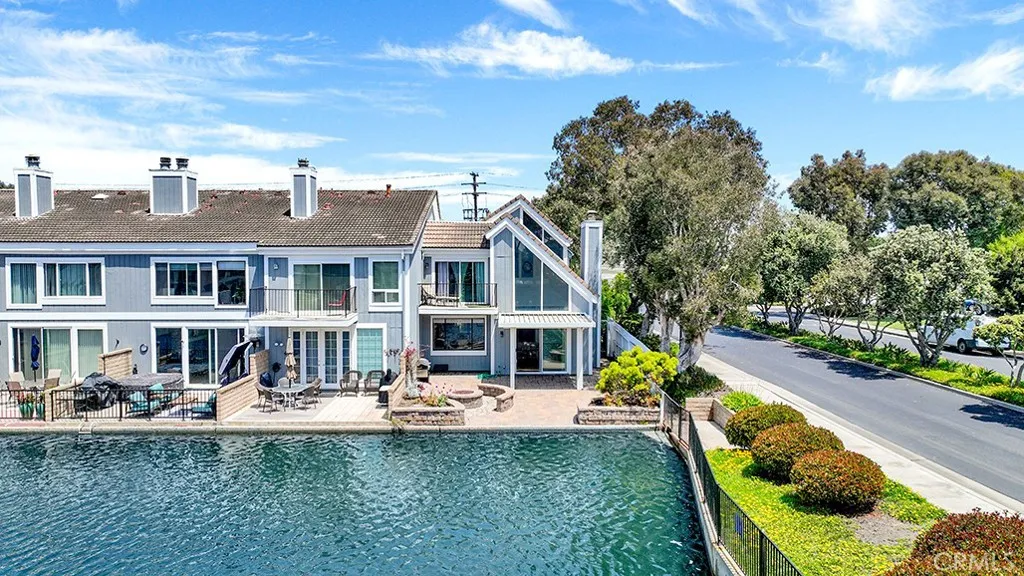 3842 Montego Drive, Huntington Beach, California 92649, 4 Bedrooms Bedrooms, ,3 BathroomsBathrooms,Residential,For Sale,Montego,NP25099373