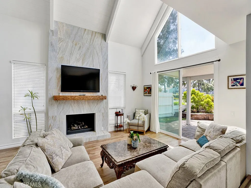 3842 Montego Drive, Huntington Beach, California 92649 home-pic-3
